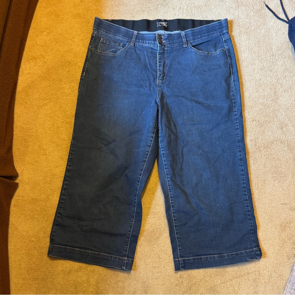 Women's Blue Denim Capri Pants